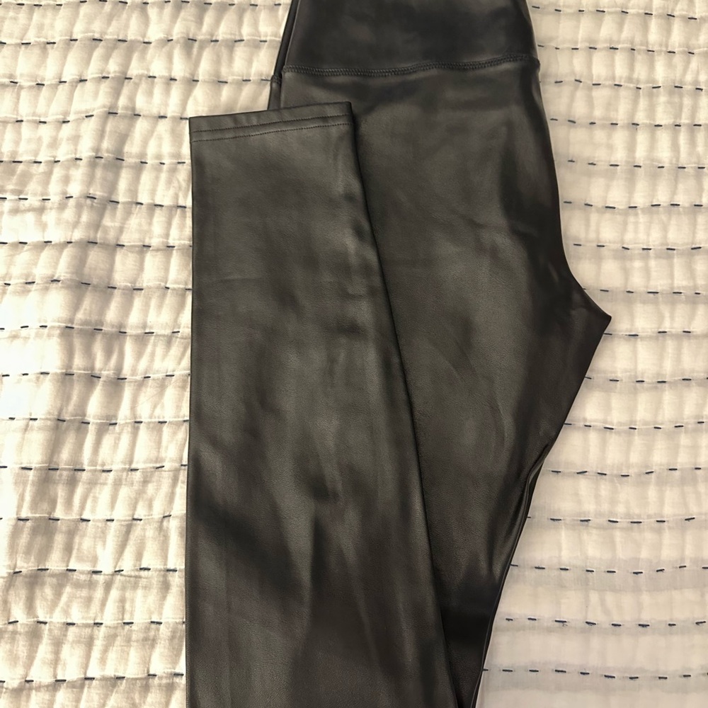 Aritzia Wilfred Daria Black Faux Leather Leggings